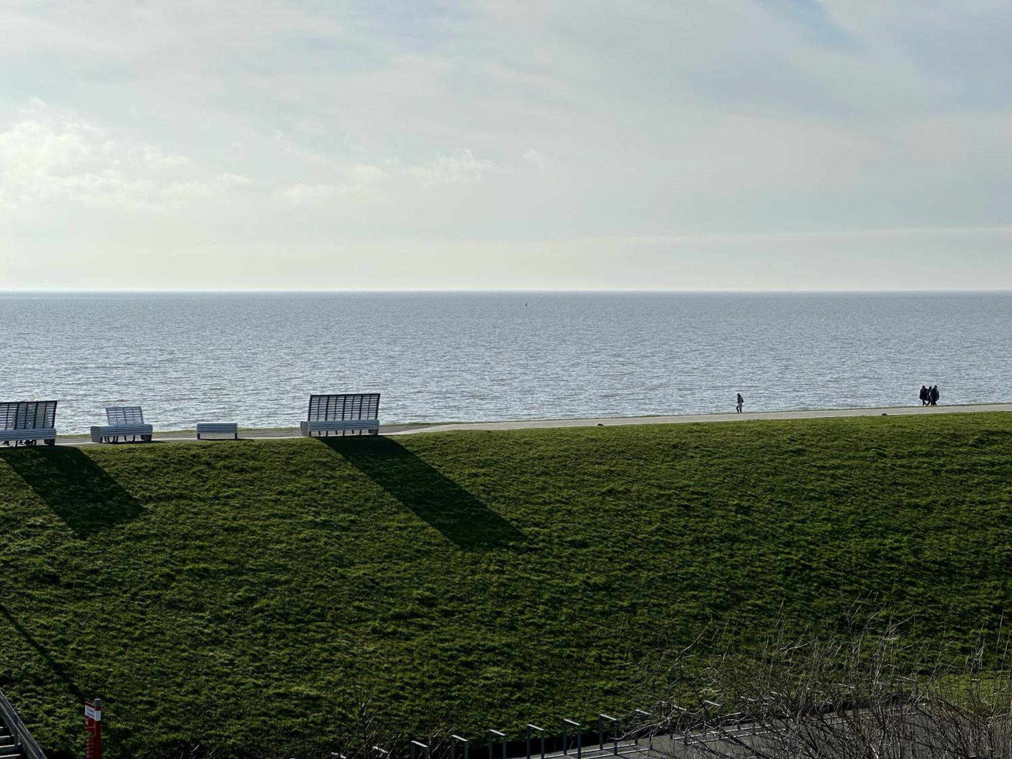 Strandhotel Salty Busum Exterior photo