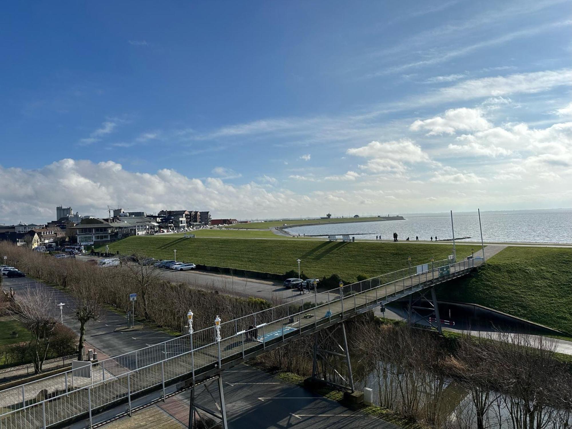 Strandhotel Salty Busum Exterior photo
