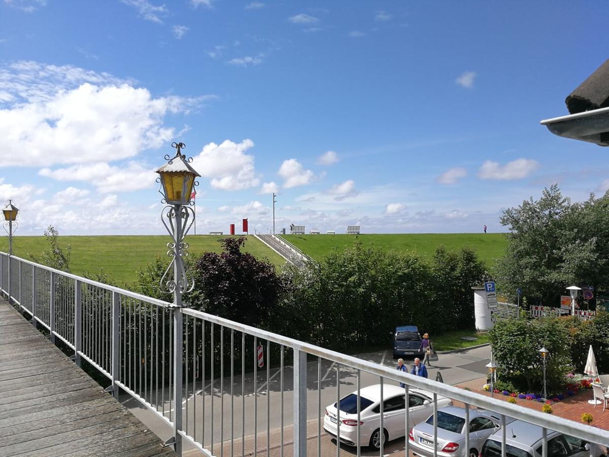 Strandhotel Salty Busum Exterior photo